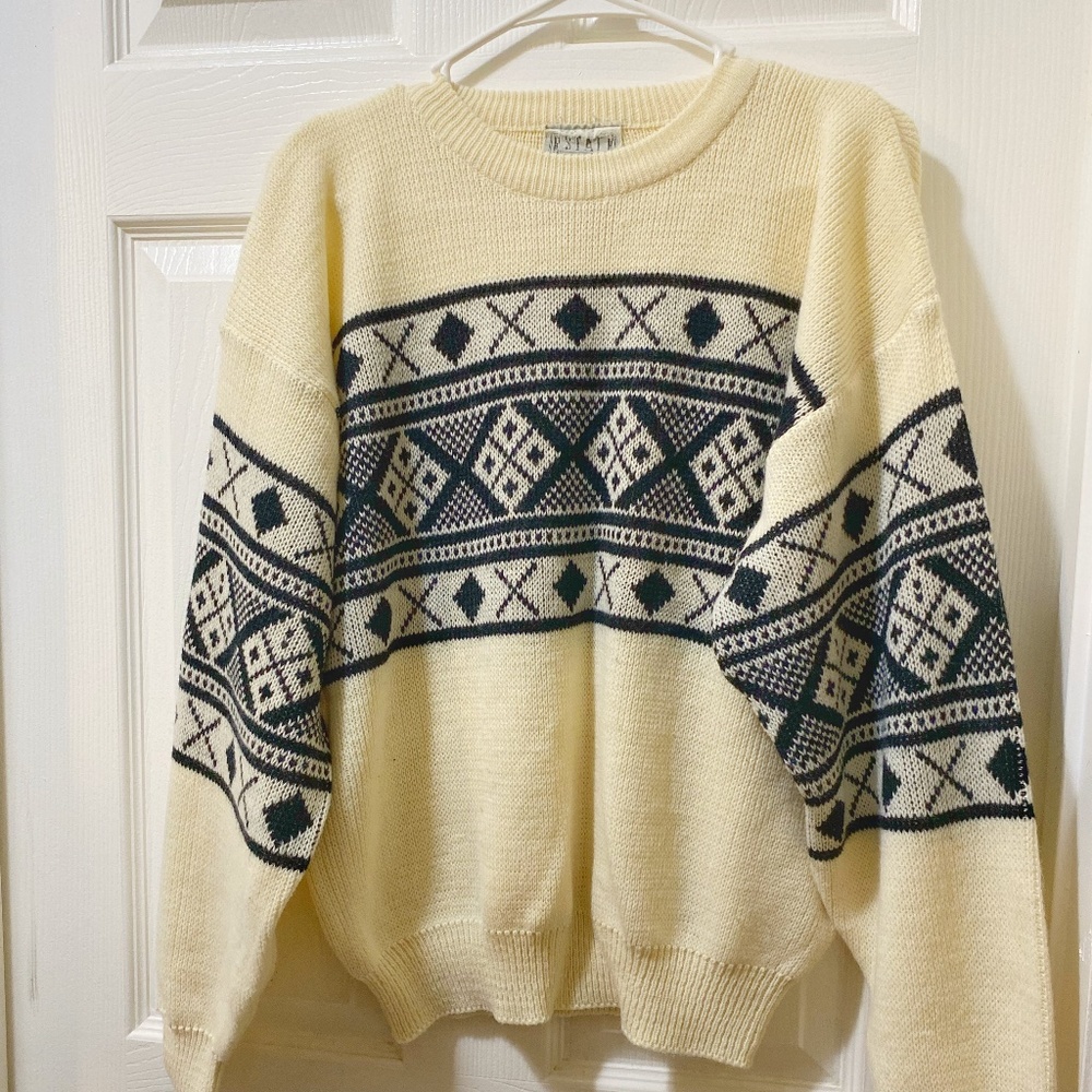 Vintage Estate Aize M Women’s Creme Pullover Sweater.
